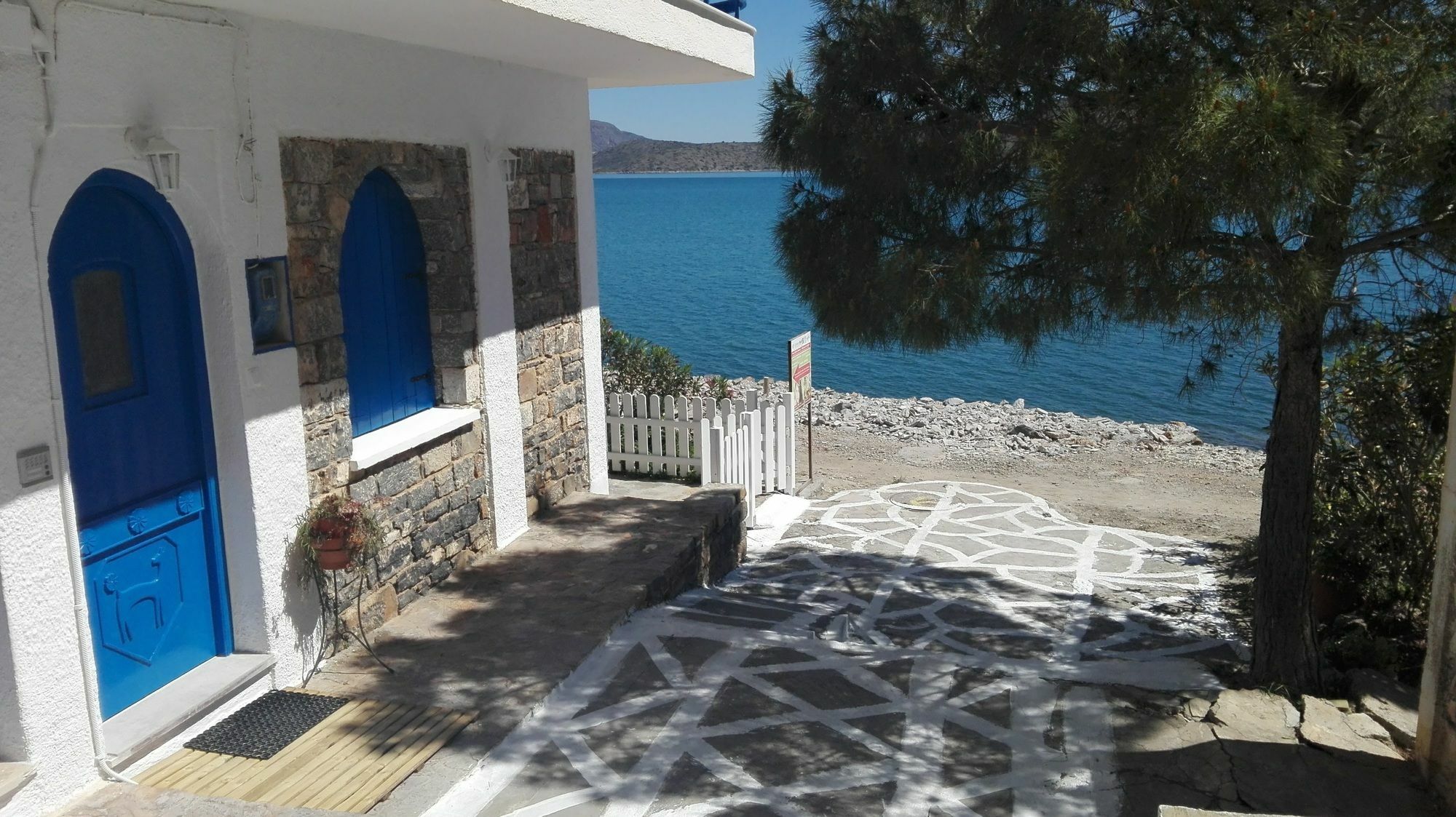 Eleftheria Sea Side Traditional House Elounda Екстериор снимка